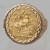 Lot 606 - 1912 sovereign ring.