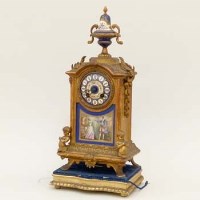 Lot 935 - French mantel clock