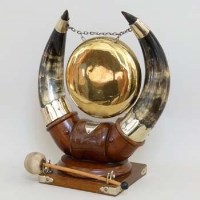 Lot 950 - Victorian oak and horn dinner gong.
