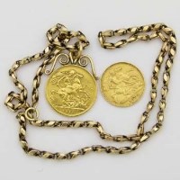 Lot 389 - Edward VII 1913 gold sovereign, solder mounted on