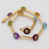 Lot 405 - 18ct gold bracelet of elongated links