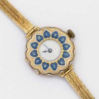 Lot 422 - .375 gold lady's cocktail watch.