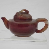 Lot 111 - Agate teapot.