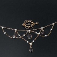 Lot 330 - 9ct gold amethyst and pearl fringe necklace; also