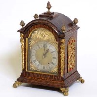 Lot 16 - Oak bracket clock.