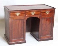 Lot 618 - Mahogany knee-hole desk or dressing table