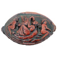 Lot 11 - Coquilla nut snuff box.