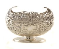 Lot 522 - Victorian silver bon-bon dish