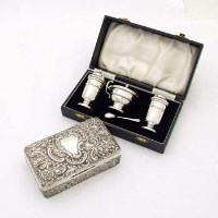 Lot 277 - Silver box and a silver cruet set