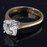 Lot 350 - 1.75ct single stone diamond ring