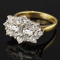 Lot 354 - Yellow gold and diamond fancy cluster ring