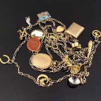 Lot 359 - Edwardian 9ct gold muff chainset with a variety