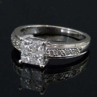 Lot 362 - 18ct white gold ring and diamonds ring