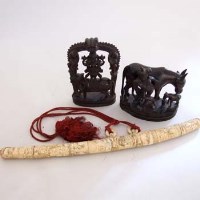 Lot 101 - Ivory Japanese short sword.