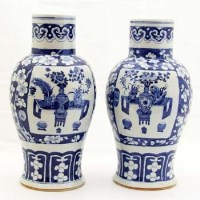 Lot 102 - Pair of 19th Century Chinese blue and white