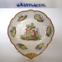 Lot 118 - Nantgarw dish.