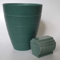 Lot 172 - Wedgwood Keith Murray vase and lidded box.
