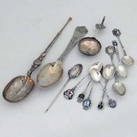 Lot 229 - Collection of decorative and souvenir English and