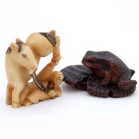 Lot 85 - Netsuke box wood toad and pony with dismounted rider (2).