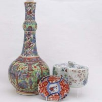 Lot 86 - Chinese vase, lidded box and a Japanese dish.