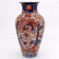 Lot 98 - Imari vase.