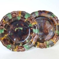 Lot 119 - Whieldon type plate and bowl,   with moulded