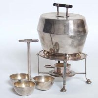Lot 217 - Two items Dresser style E.P. ware.