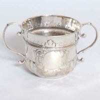 Lot 259 - 18th century Newcastle porringer.