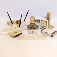 Lot 392 - Malachite and onyx ink stand