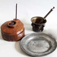 Lot 393 - Bronze mortar and pestle, elm grinder, rush