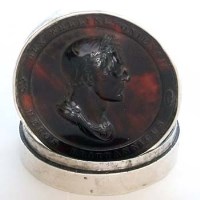 Lot 426 - Duke of Wellington portrait box.
