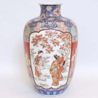 Lot 549 - Imari vase
