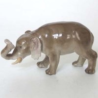 Lot 622 - Meissen elephant