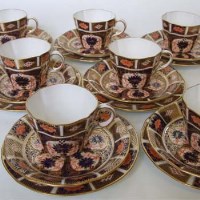 Lot 635 - Crown Derby Tea Set