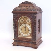 Lot 680 - Oak bracket clock