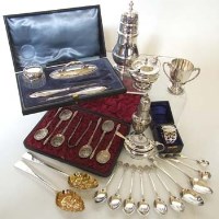 Lot 237 - Cased part manicure set; cased silver apostle