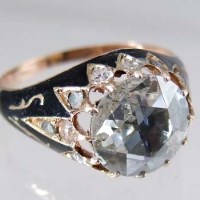 Lot 279 - Antique rose-cut ring