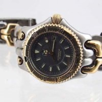 Lot 370 - Tag Heuer Quartz wristwatch with box/papers