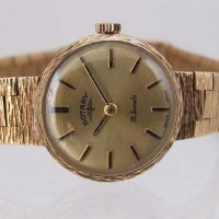 Lot 371 - Rotary 9ct gold lady's wristwatch