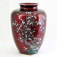 Lot 463 - Japanese ginbari red translucent enamel vase