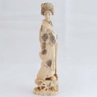 Lot 466 - Ivory japanese lady