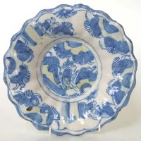 Lot 481 - Delft lobed dish