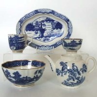 Lot 500 - Caughley weir pattern dish, birds in branches