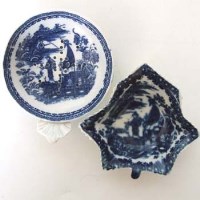 Lot 504 - Caughley strainer and a Liverpool Penningtons pickle dish