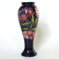 Lot 592 - Moorcroft Anemone Vase
