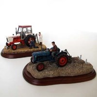 Lot 620 - Border fine arts Ridging up and getting ready