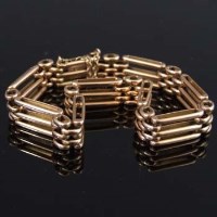 Lot 231 - Gold Gate Bracelet.