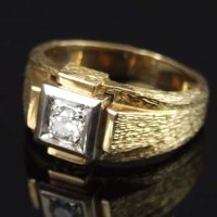 Lot 309 - 18ct gold and diamond ring, approximately 0.35ct