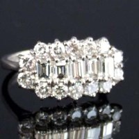 Lot 341 - 18ct white gold and diamond ring