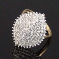 Lot 359 - Gold and marquise diamond ring, approximately